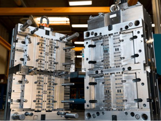 Injection molding machine process for stable plastic part production Injection molding machine process for stable plastic part production